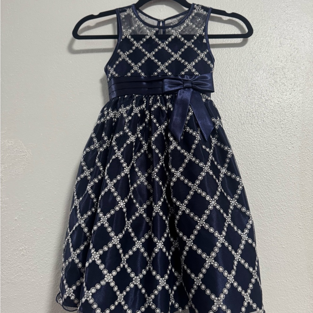 Navy Blue Size 6 Formal Dress